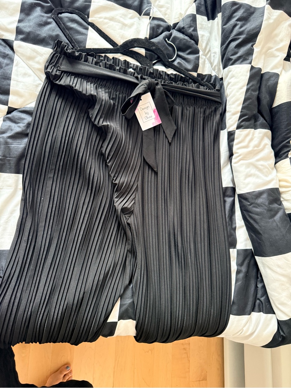 Black Pleated Wide-Leg Pants with Tie Waist